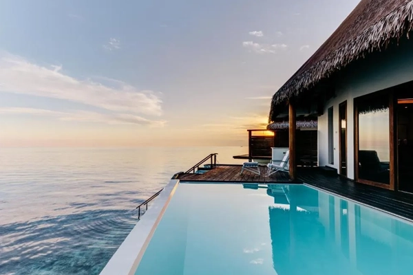 Water Suite with Pool