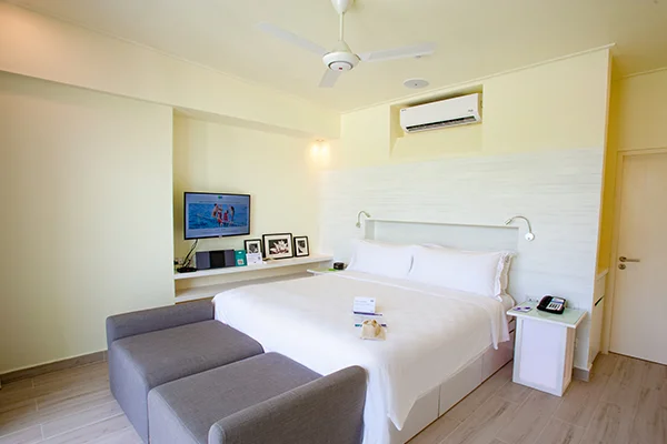2 Bedroom Beach House Garden View
