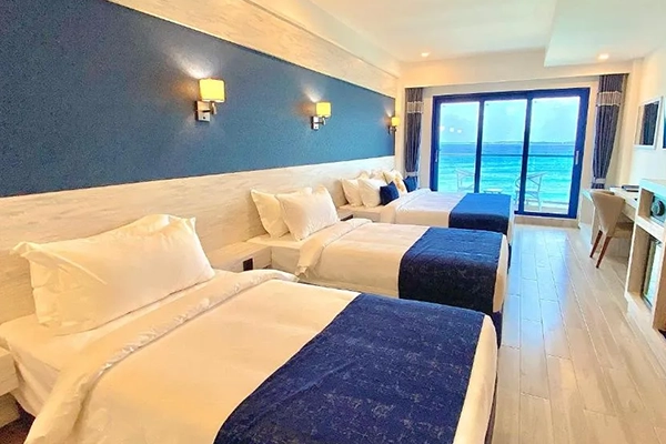 Deluxe Quadruple Room Seaview with Balcony
