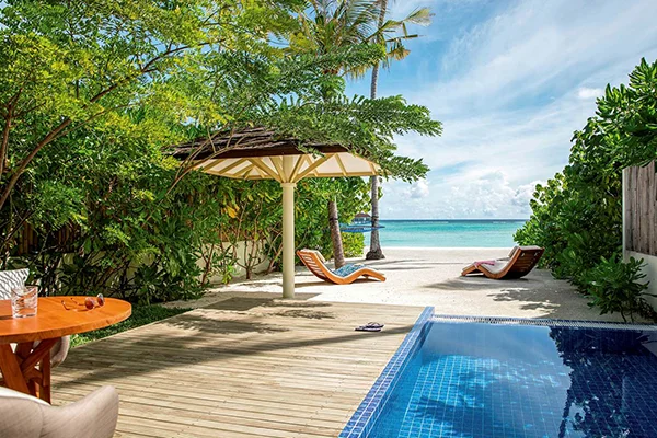 Romantic Beach Villa with Pool